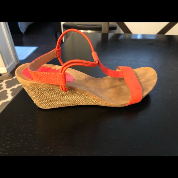 Shoes - Picture 3 of 4